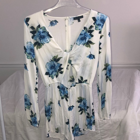 PacSun Dresses & Skirts - Kendall and Kylie floral romper play suit